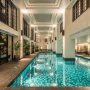 ホテルモントレ沖縄の室内プール